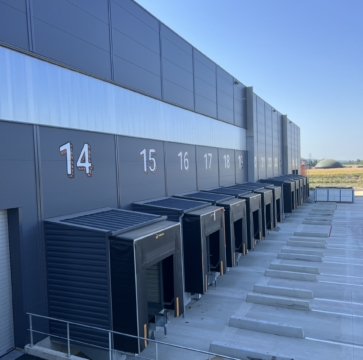 Les quais de la plateforme logistique des Robins - Skipper Groupe